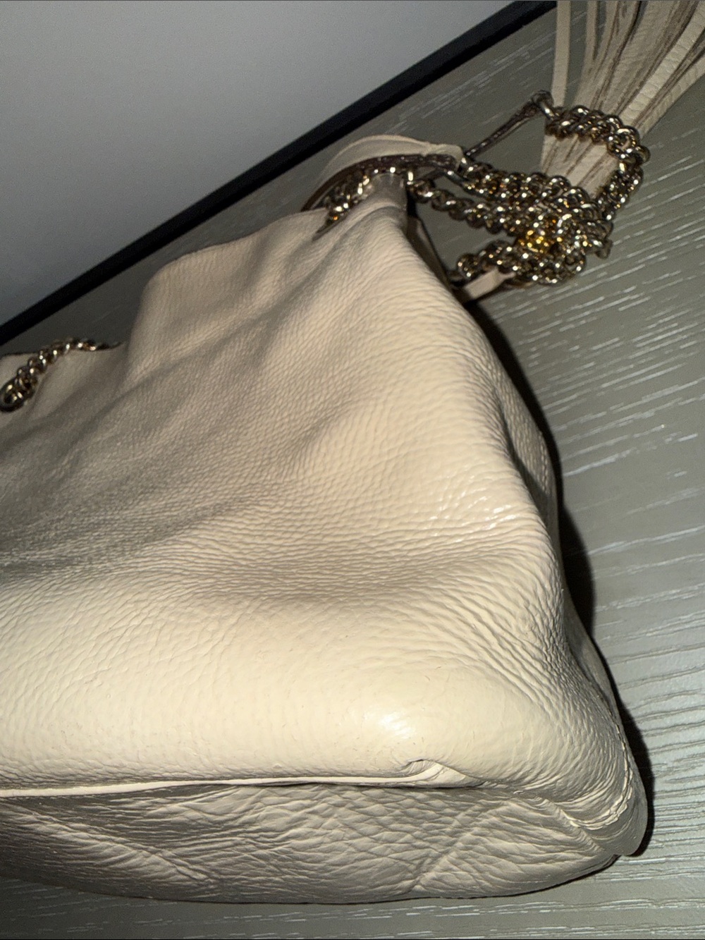 Gucci Soho Cream Leather Shoulder Tote with Tassel and Chain Straps - Picture 14 of 17